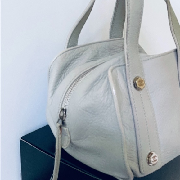 💯AUTHENTIC CHANEL mini leather bag - Picture 2 of 13